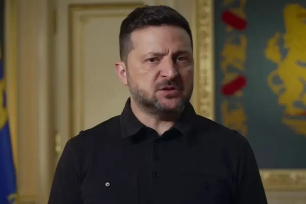 Зеленский сообщил о разрушениях при ночной атаке на Украину