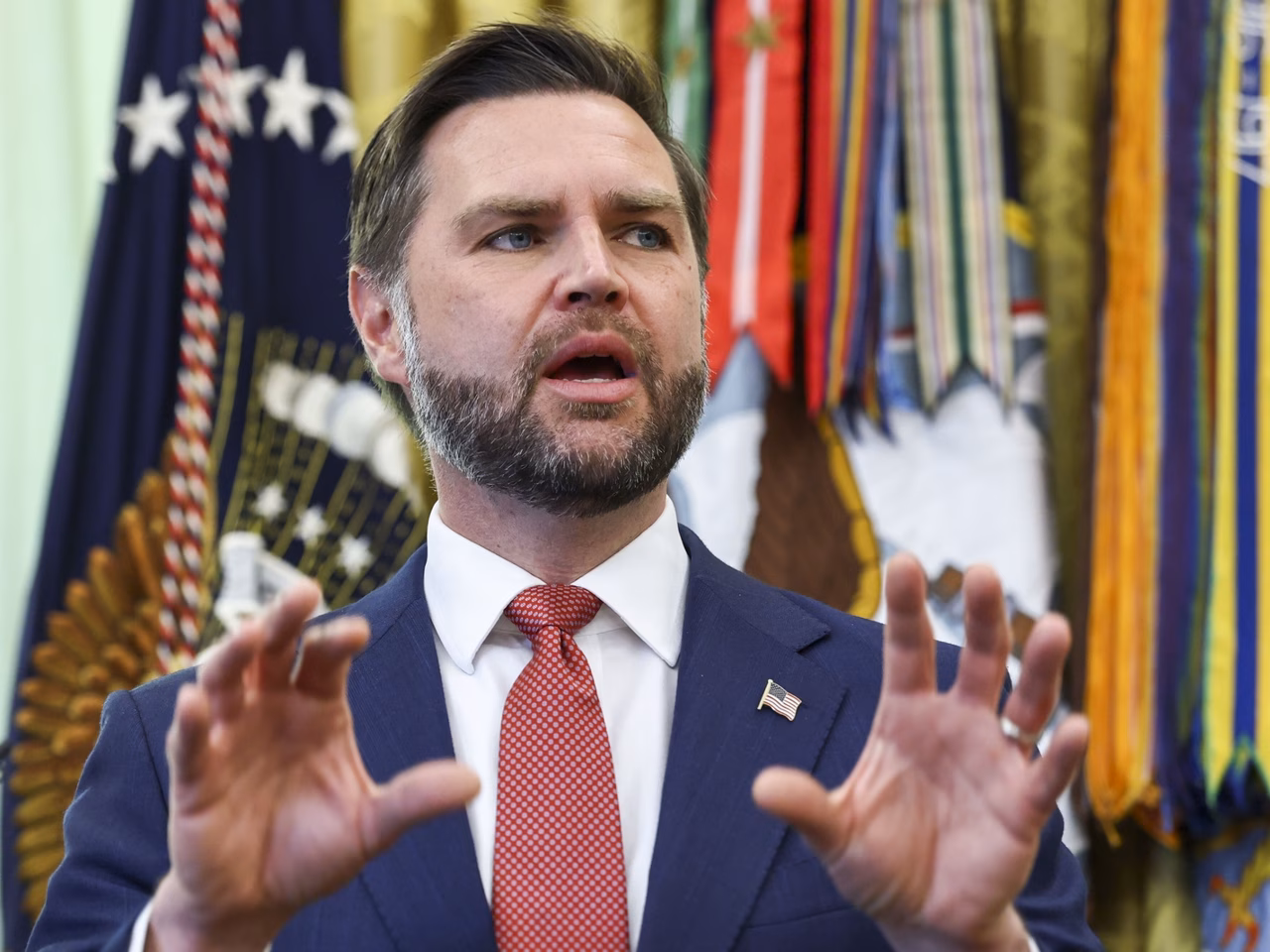 Вице-президент США Вэнс решил изучить программу об НЛО