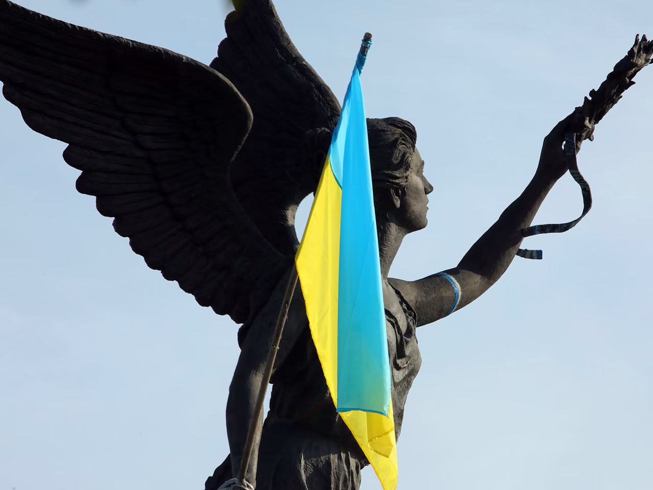 В Сумской и Харьковской областях Украины частично отключили свет