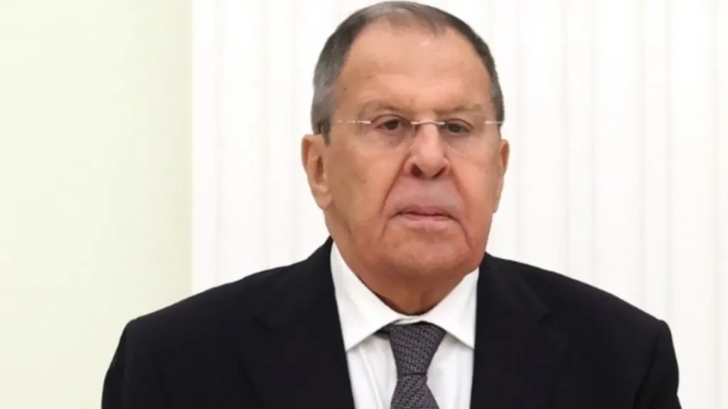 Лавров впервые за пять лет встретился с главой МИД Японии