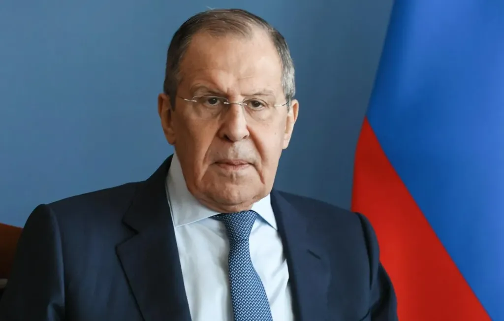 Лавров: Зеленский должен приехать в Москву для переговоров с Путиным