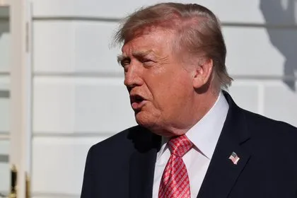 Трамп заявил, что Зеленский мог бы спасти миллион украинцев