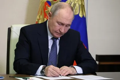 Сенатор США заявил, что судьбу Украины решат Путин и Трамп