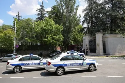 В Сербии полиция застрелила напавшего с ножами у посольства Израиля