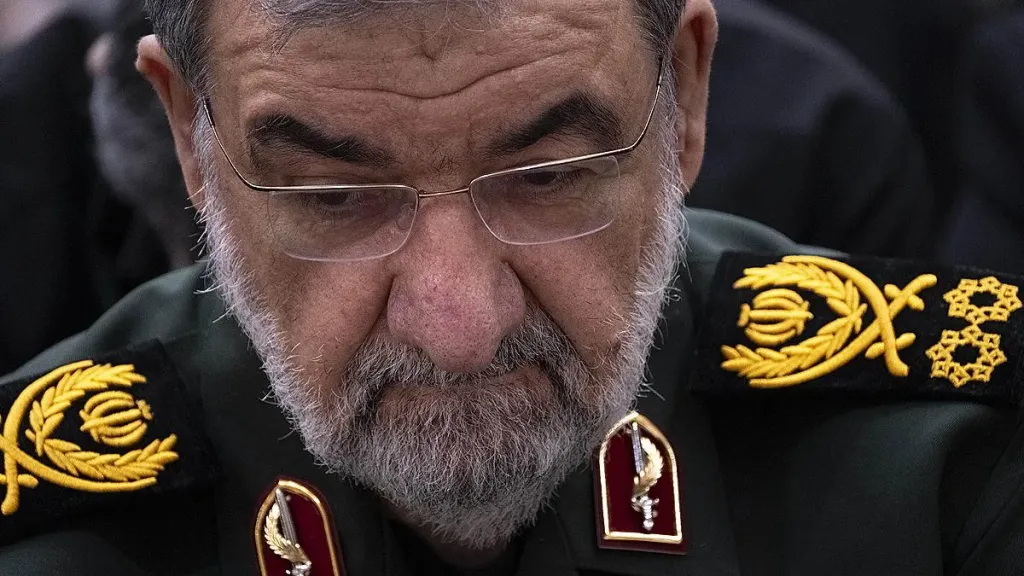 Иран заявил, что не будет вывозить обогащенный уран